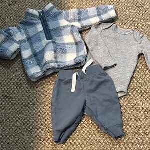 Cozy Baby Outfit Set - Blue and Gray